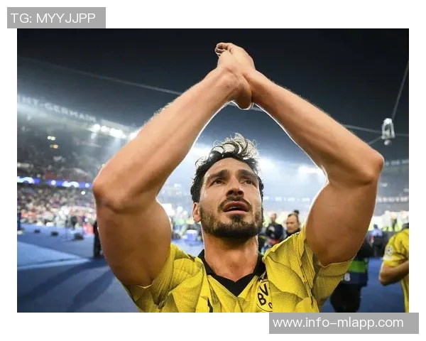 胡梅尔斯与穆勒重聚羊头牌锦标赛合影引发球迷热议